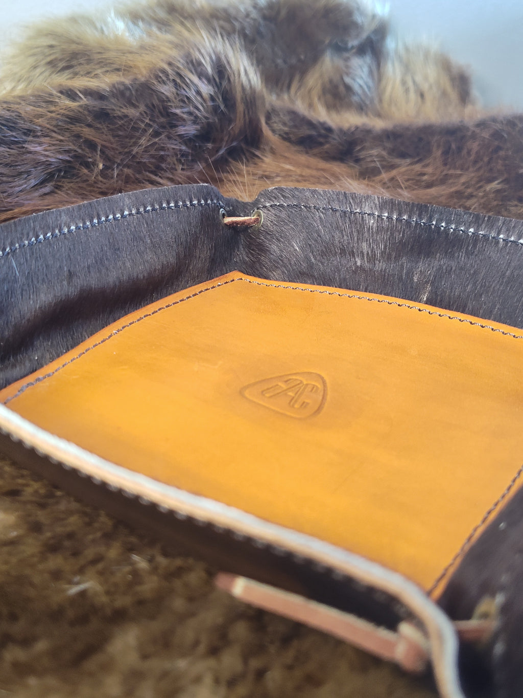 Valet Tray hide on